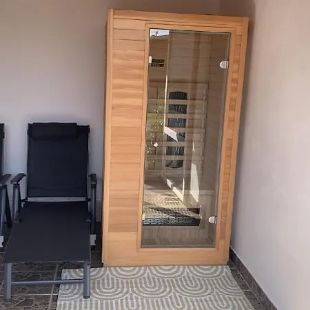 U Skleneneho Stromu Δωμάτια σε οικογενειακή κατοικία